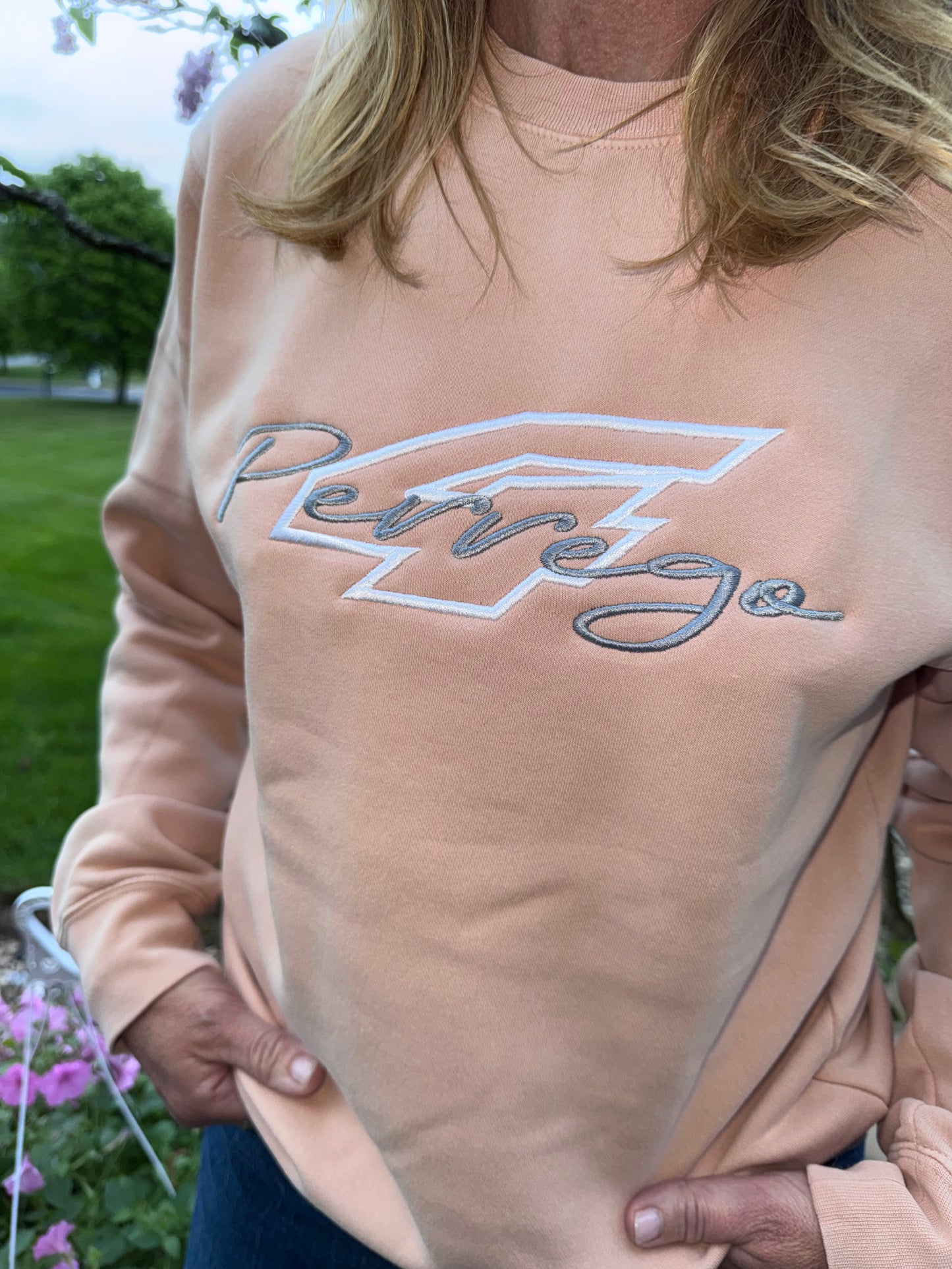 Embroidered PERREGO Crewneck - Dusty Pink